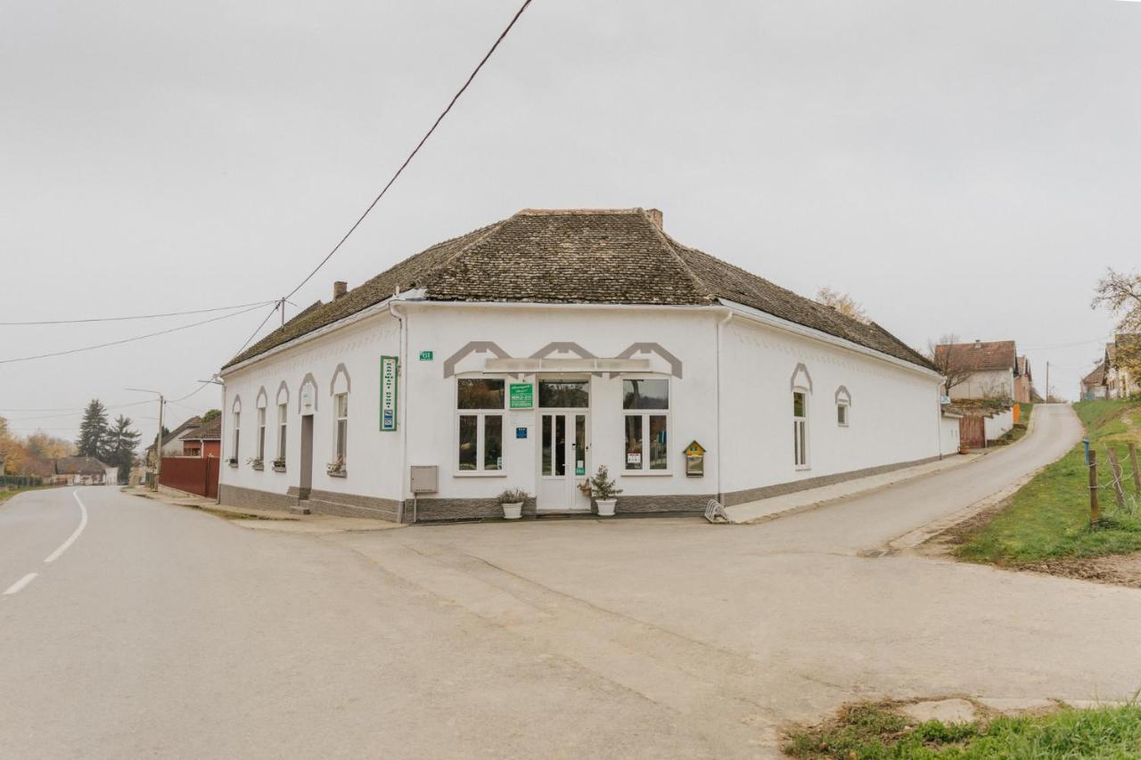 Kuca Za Odmor Baranjski Dvori Hotel Zmajevac ภายนอก รูปภาพ
