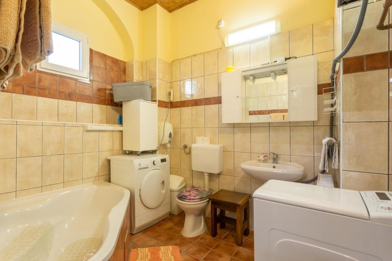 Kuca Za Odmor Baranjski Dvori Hotel Zmajevac ภายนอก รูปภาพ